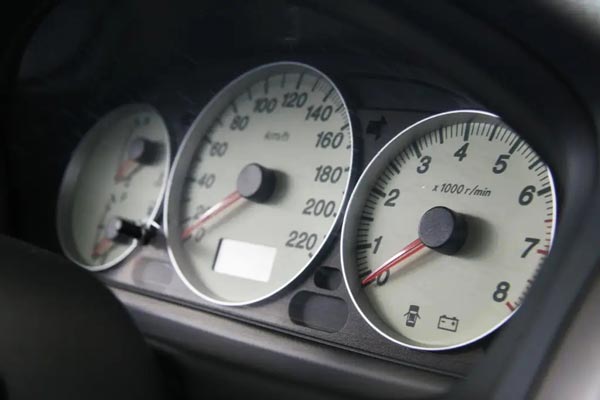 汽車標識logo都是如何進行打標的？答案是用激光打標機！(圖1)