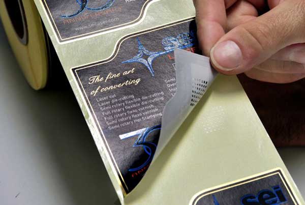 激光模切機跟激光切割機是同一種設(shè)備嗎？(圖3)