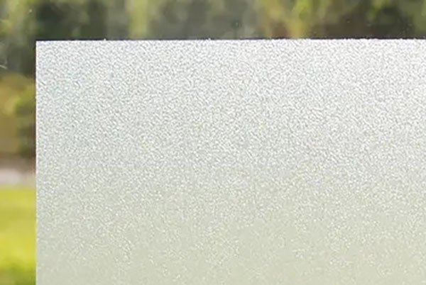 激光打玻璃磨砂效果 玻璃激光打磨砂跟傳統磨砂工藝有什么不同?(圖2)